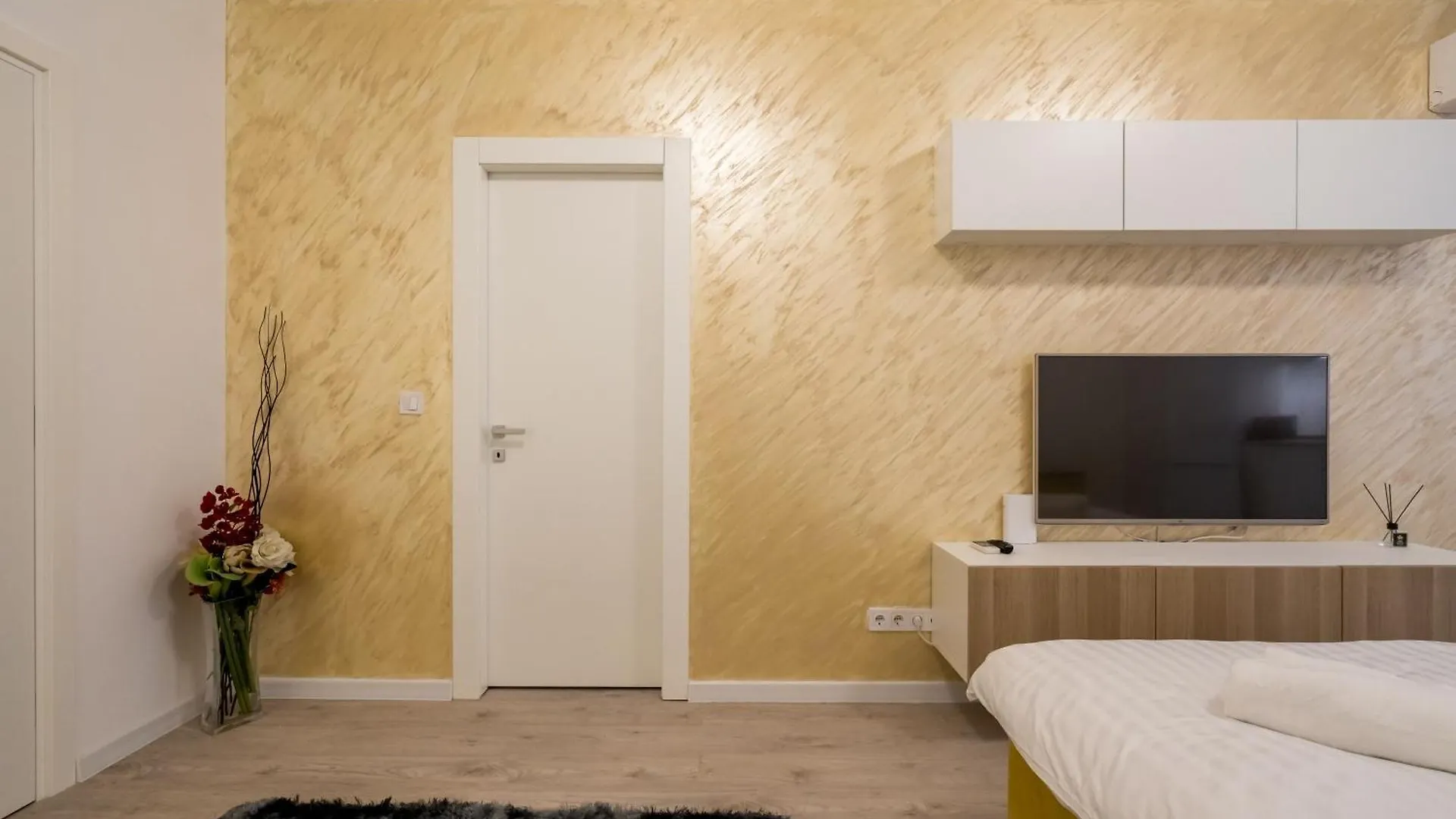 Apartment Ivory Concept Studio 65 Bucharest Romania