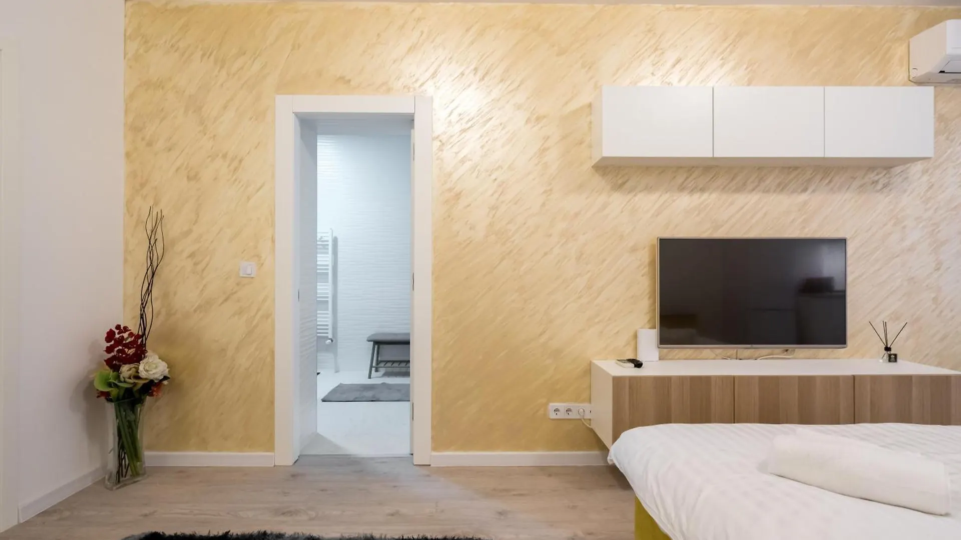 Apartment Ivory Concept Studio 65 Bucharest