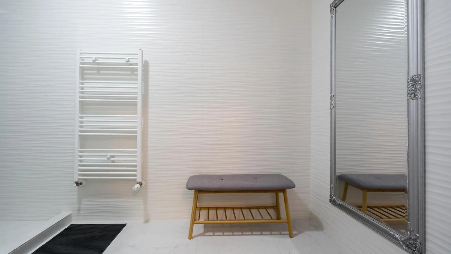 Ivory Concept Studio 65 Bucharest Apartment